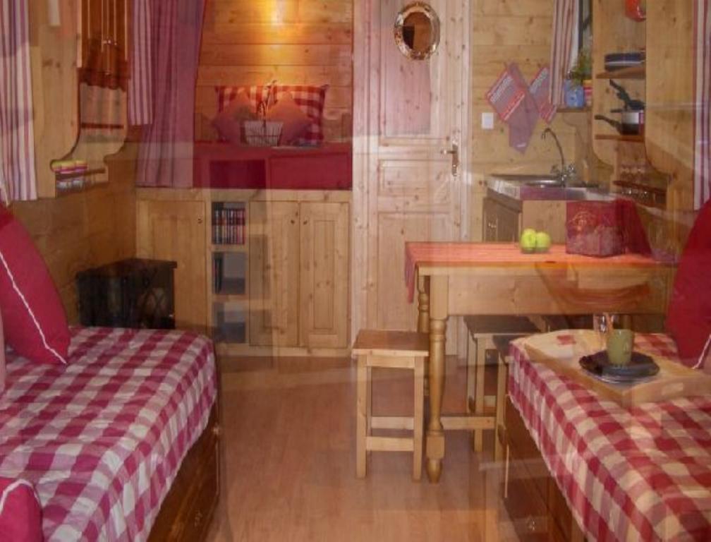 Les Roulottes & Cottages Du Moulin Chenillé-Changé Pokoj fotografie