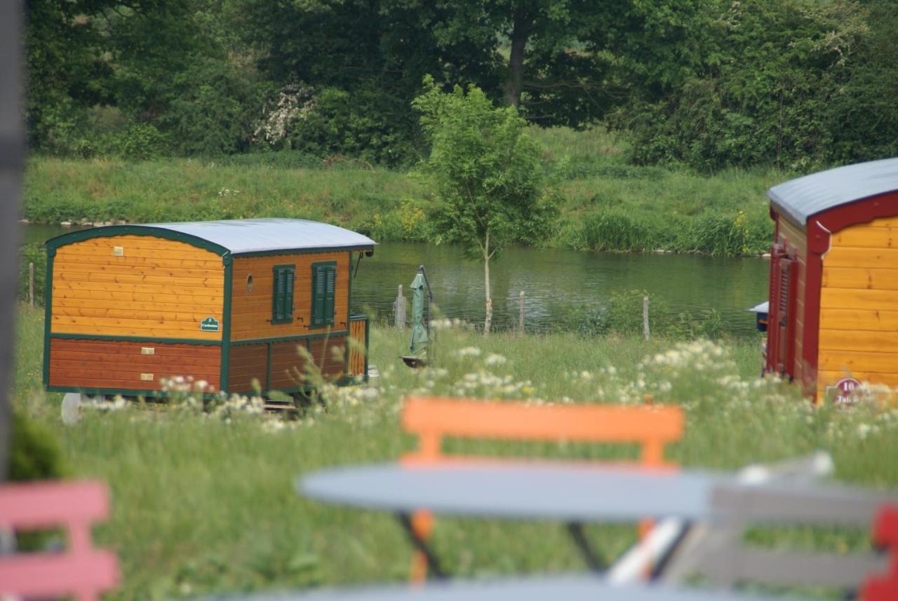 Les Roulottes & Cottages Du Moulin Chenillé-Changé Exteriér fotografie